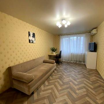 Сдам 1ком. Пр. Олександра Поля (средина) 10000грн. Первая сдача!