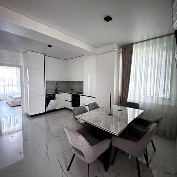 Здається 3 кімнатна квартира центр парк