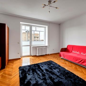 Богдана Хмельницького вул., 271