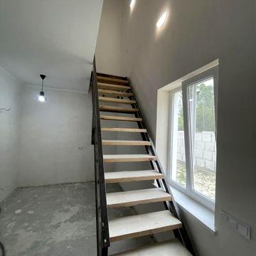 Таунхаус з частковим ремонтом 2 хв від МакДональдс 49 990 €