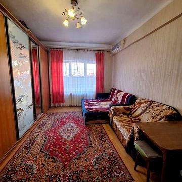 Продам большую гостинку с ремонтом м.Индустриальная.