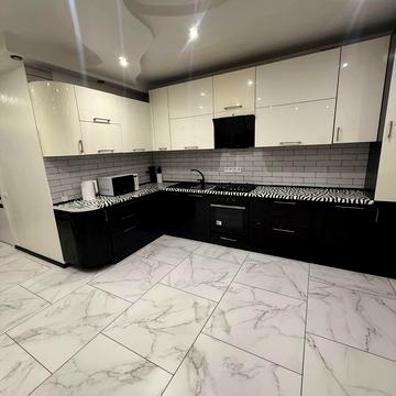 Левка Лукяненка вул. (Василя Жуковського), 16, 18, 20, 24