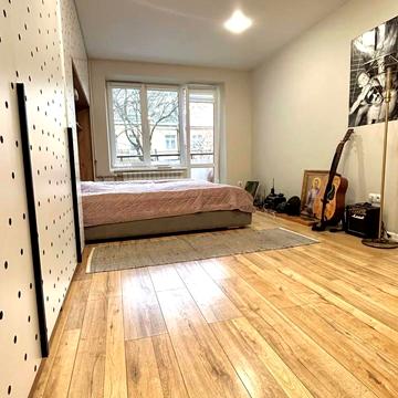 Одеська вул., 18