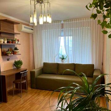 Продам 2-кімнатну квартиру з ремонтом | вул. Припортова