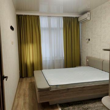 Літературна вул., 8