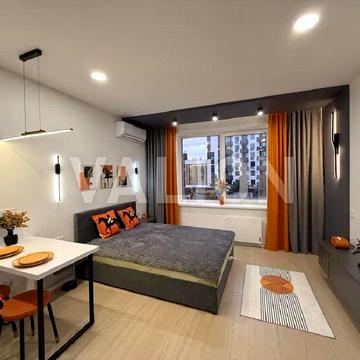 Героїв Небесної Сотні просп., 16/10