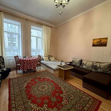 Гетьмана Петра Дорошенка вул. (), 15