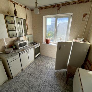 Червоної Калини просп. (Володимира Маяковського), 32