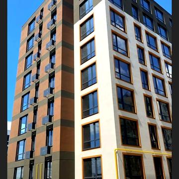 Героїв Майдану вул., 1