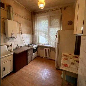 ПРОСТОРНАЯ 3-х комнатная на Адмиральском проспекте  К-90