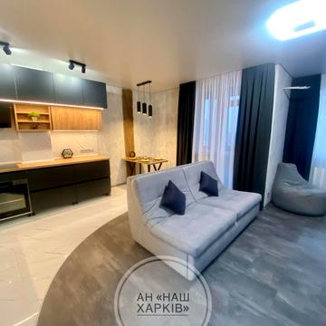 Героїв Харкова просп. (Московський), 162