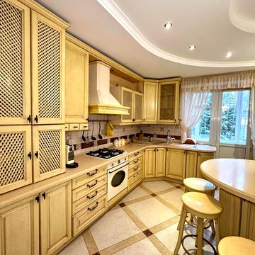 Повстанська вул., 19