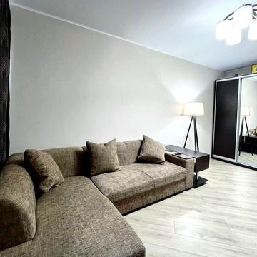 Володимирська вул., 11