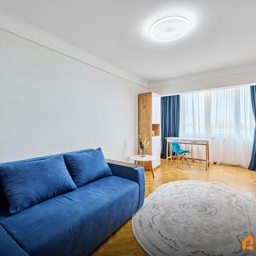 Ґарета Джонса вул. (Сімї Хохлових), 3