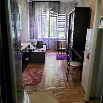 Михайла Максимовича вул., 9а