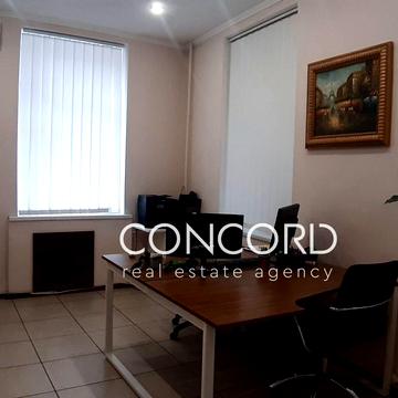 Михайлівська вул., 16-Б