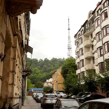 Караїмська вул., 3