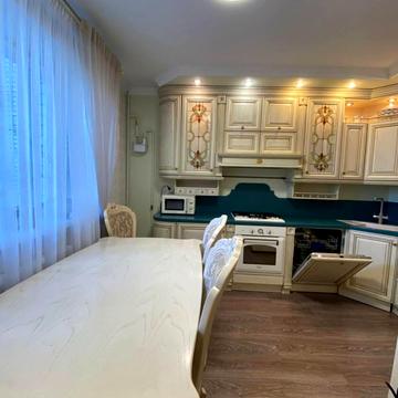 Володимира Антоновича вул. (Свердлова), 26