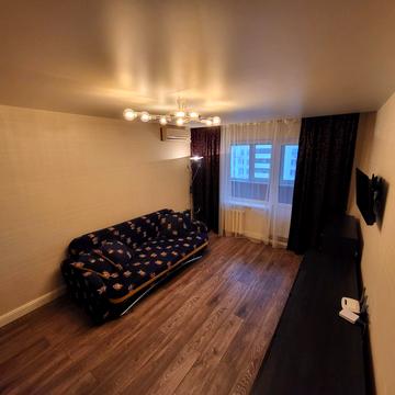 Анни Ахматової вул., 16-Г