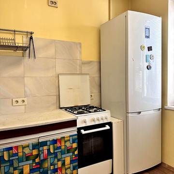 Семенівська вул., 11