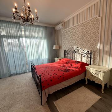 Б-р Лесі Українки, 16-а