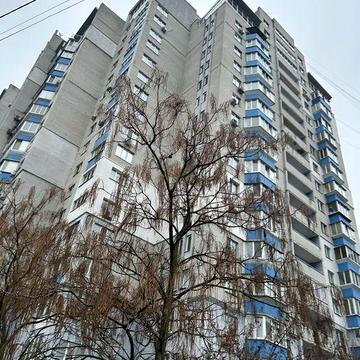 Продається хороша 1-на квартира на Грушевського 7!