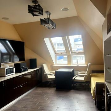 Середньофонтанська вул., 19-А