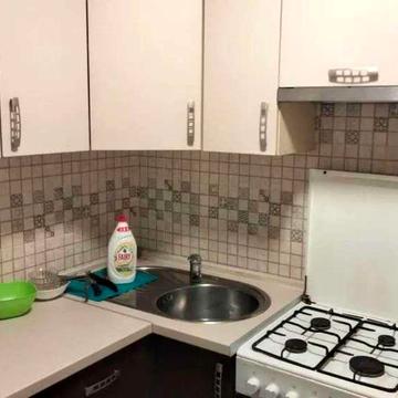 Макіївська вул., 2