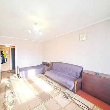 Ревуцького 17б, м Харківська! Невисокий поверх! Є ГАЗ!