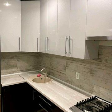 Сдам 1к комнатную кв-ру 10000 АГО Центр