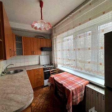 Леся Курбаса просп., 5