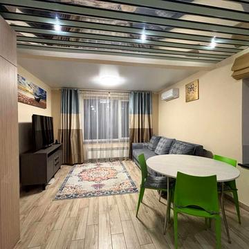 Лоцманський узвіз, 9д