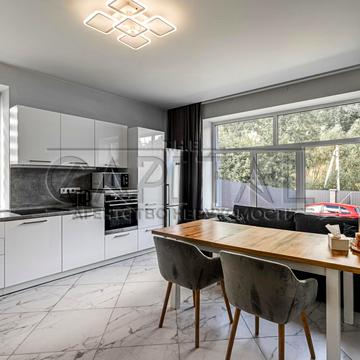 Фастівський