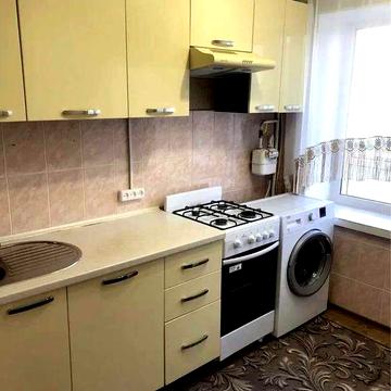 Продам 3х комн м Холодная гора 4/9 с ремонтом, меб