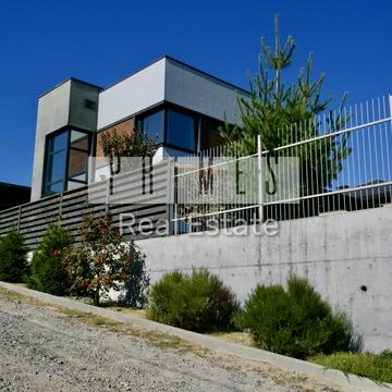 Вишнева вул.