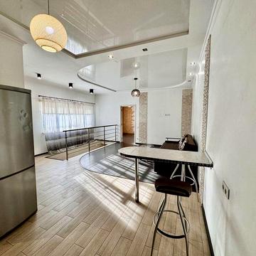 Двухуровневая квартира в центре. Програмы +