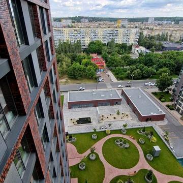 Набережна Перемоги вул., 128