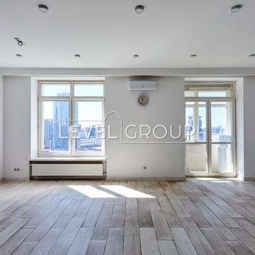 Круглоуніверситетська вул., 3-5