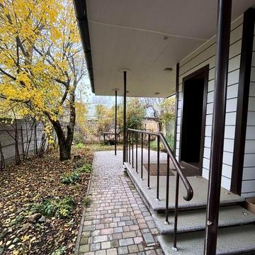 Домоволодіння для родини у Дергачах. Сертифікат так