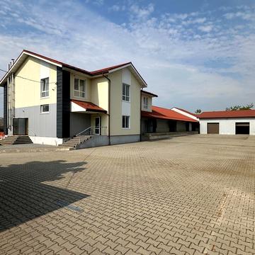 Романа Шухевича, 2б