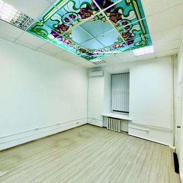 Костельна вул., 9