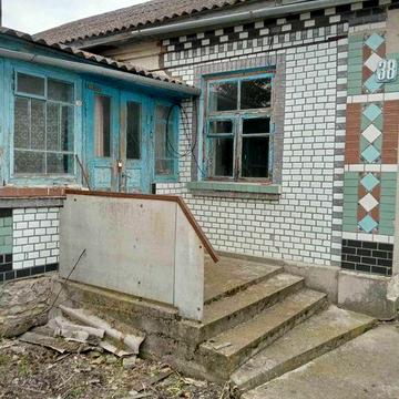 Продається хороший будинок в центрі Теофіполя