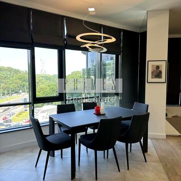 Болсуновська вул. (Сергія Струтинського), 2