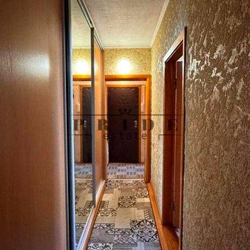 Трикімнатна квартира з ремонтом біля ТРЦ Район ТРОЄЩИНА