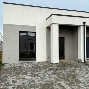 +Просторий кутовий котедж з максимальним відчуттям простору