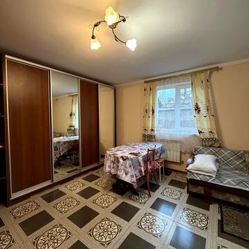 Кавказька вул., 15