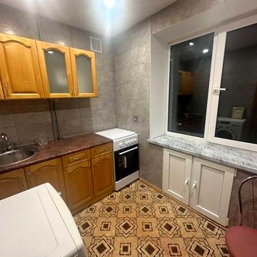 Сдам 2 к на пр. Богдана Хмельницкого перекресток с Ильича