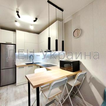 Євгена Сверстюка вул. (Марини Раскової), 6-Д