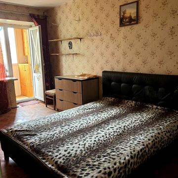 Квартира 2 кімнати  (третя кімната зачинена)