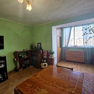 Академіка Корольова вул., 48/1